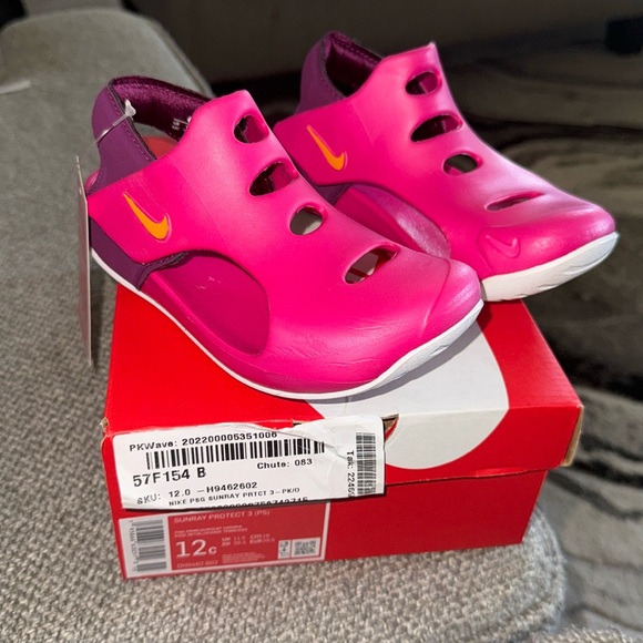 Girls Nike Sunday project 3 - Picture 1 of 5